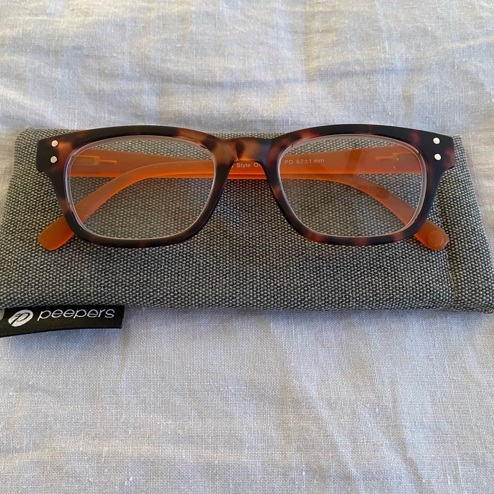 Reading glasses in 2.0 magnification